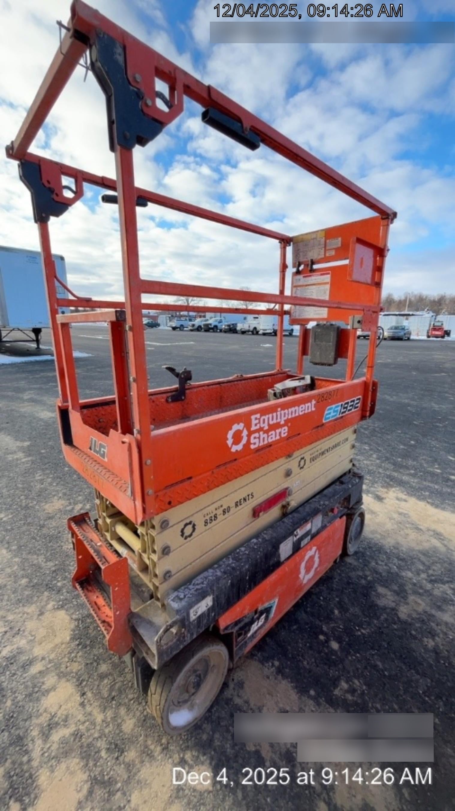 2022 JLG ES1932
