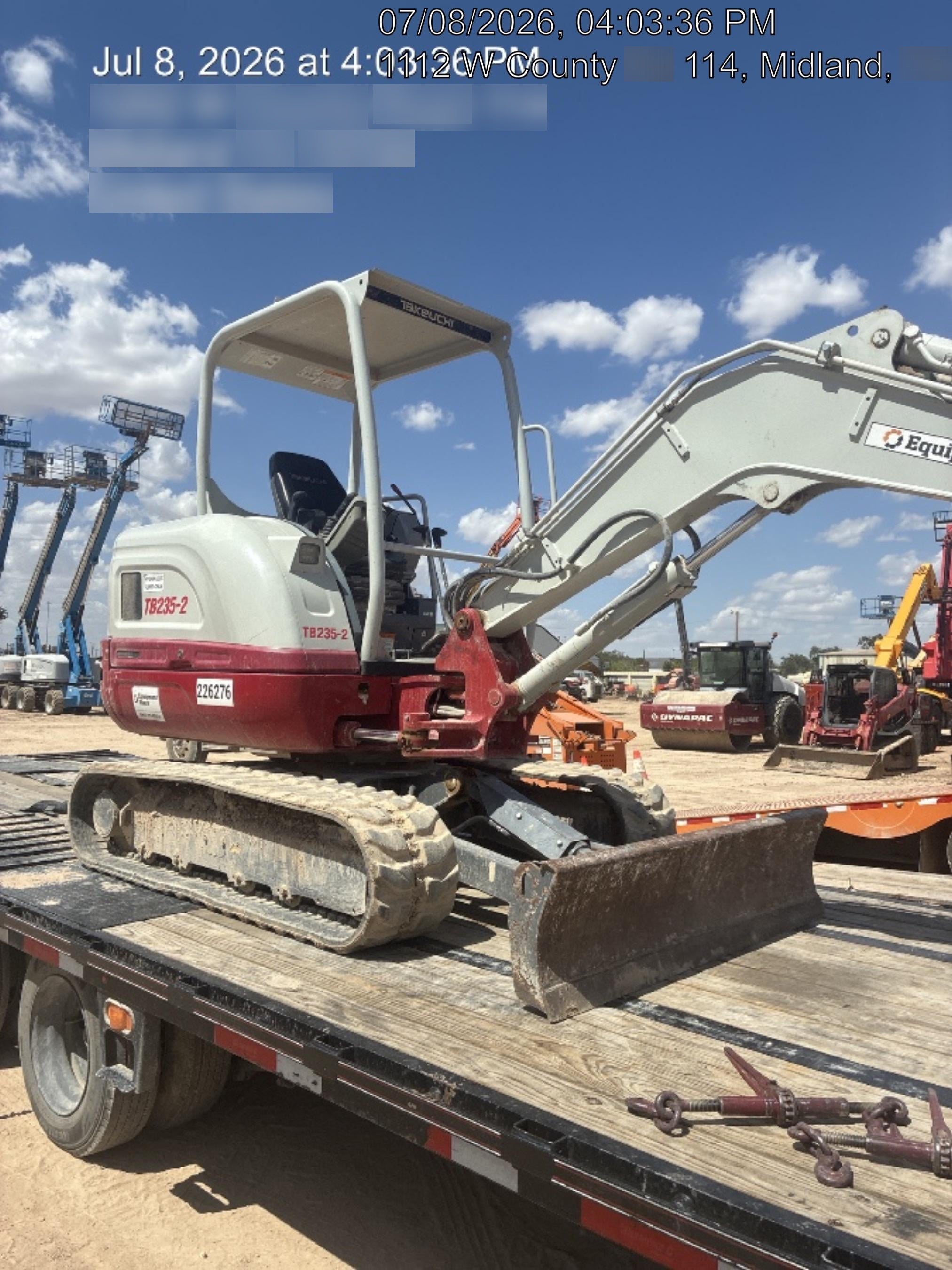 2022 TAKEUCHI TB235-2R