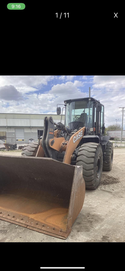 2018 Case 821G CLOSED CAB, 1 FUNCTION, JRB 418 STYLE HYD COUPLER