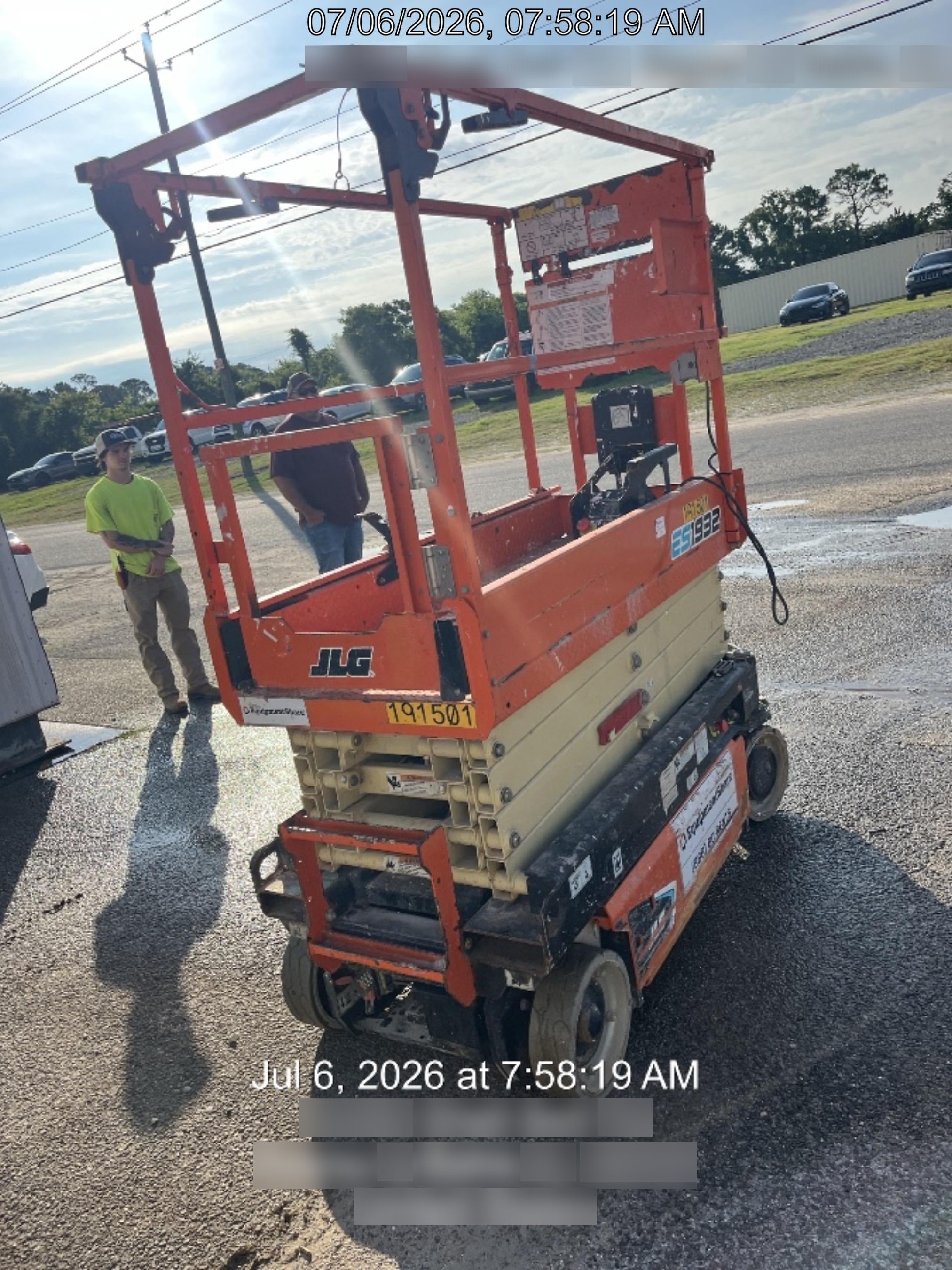 2021 JLG ES1932