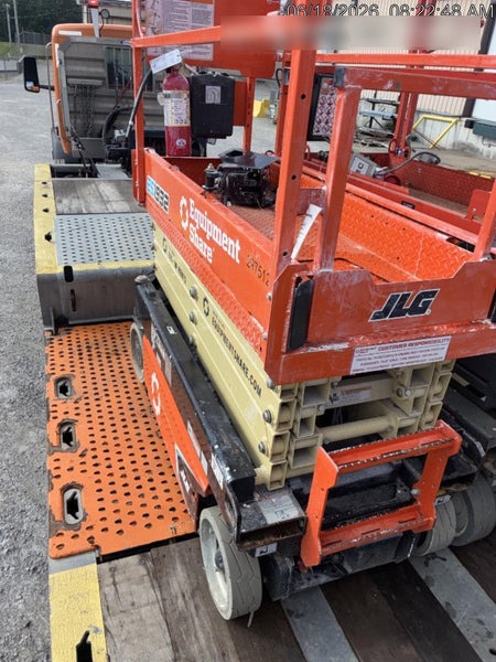 2023 JLG ES1932