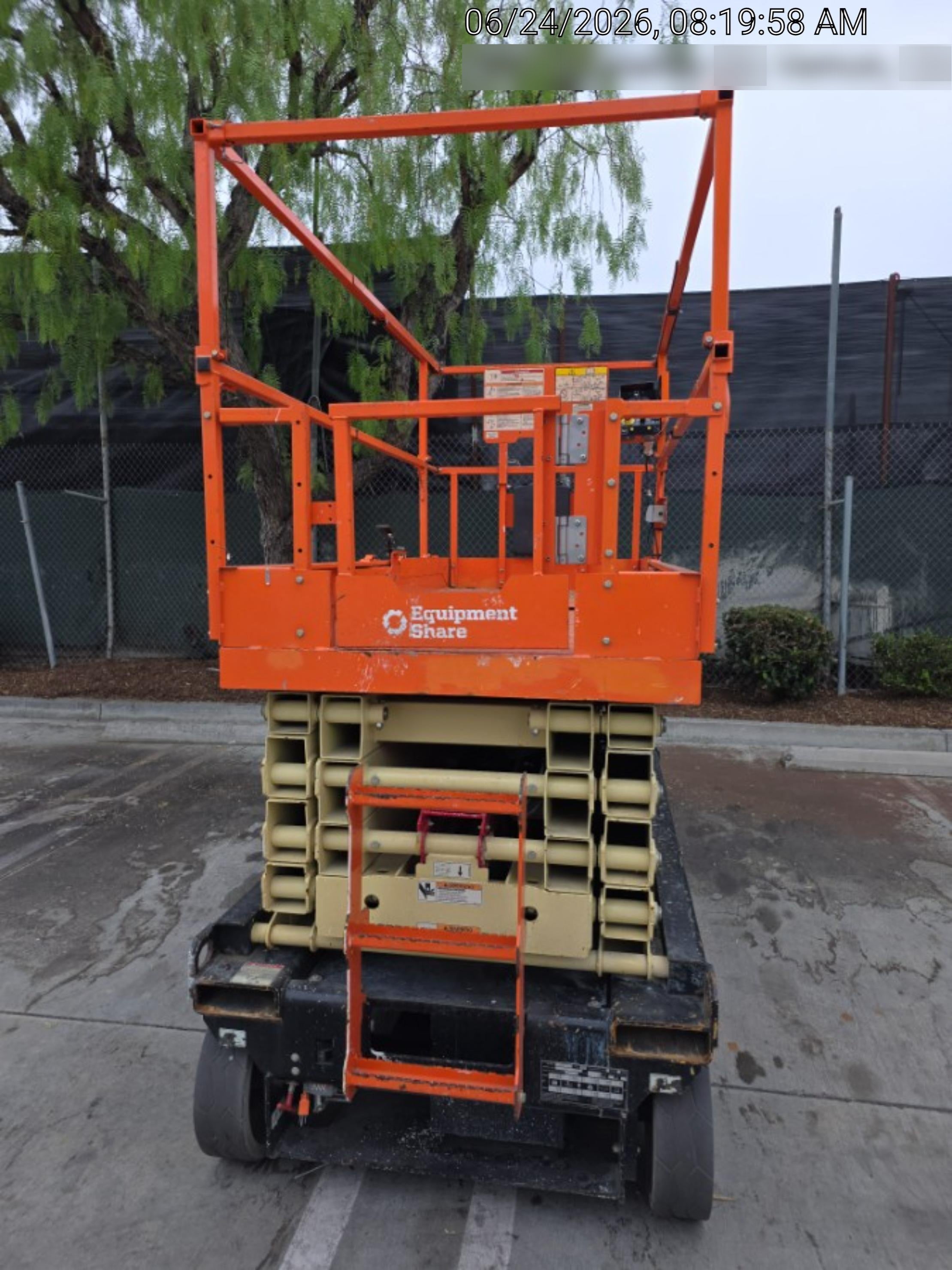 2022 JLG ES3246