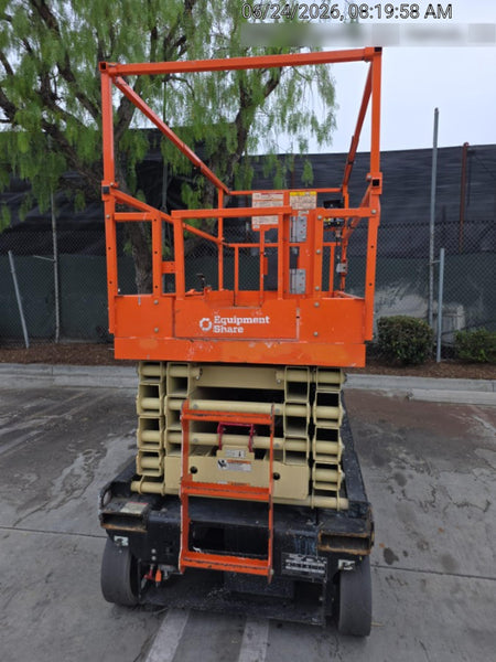 2022 JLG ES3246