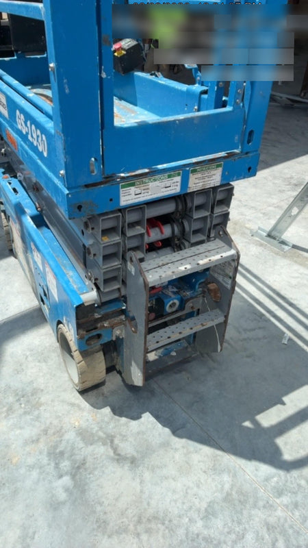 2020 Genie GS-1930 Solid Non Marking Tires, Beacon, Folding rails with half height swing gate
