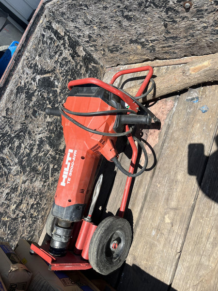 2023 HILTI TE 3000-AVR