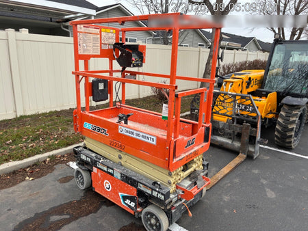 2022 JLG ES1330L