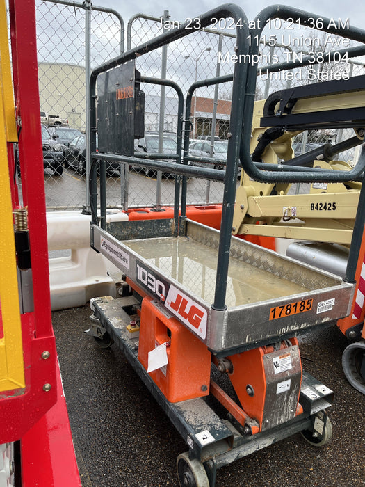 2021 JLG 1030P