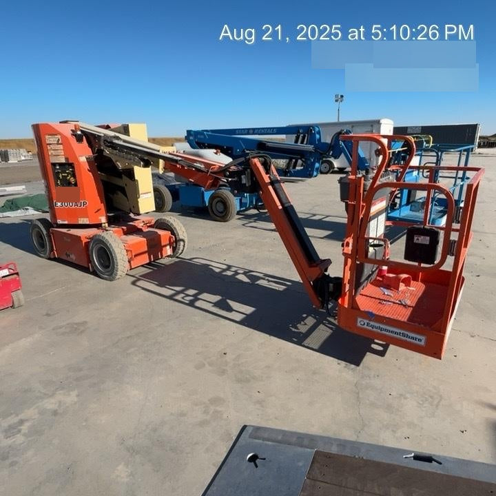 2019 JLG E300AJP