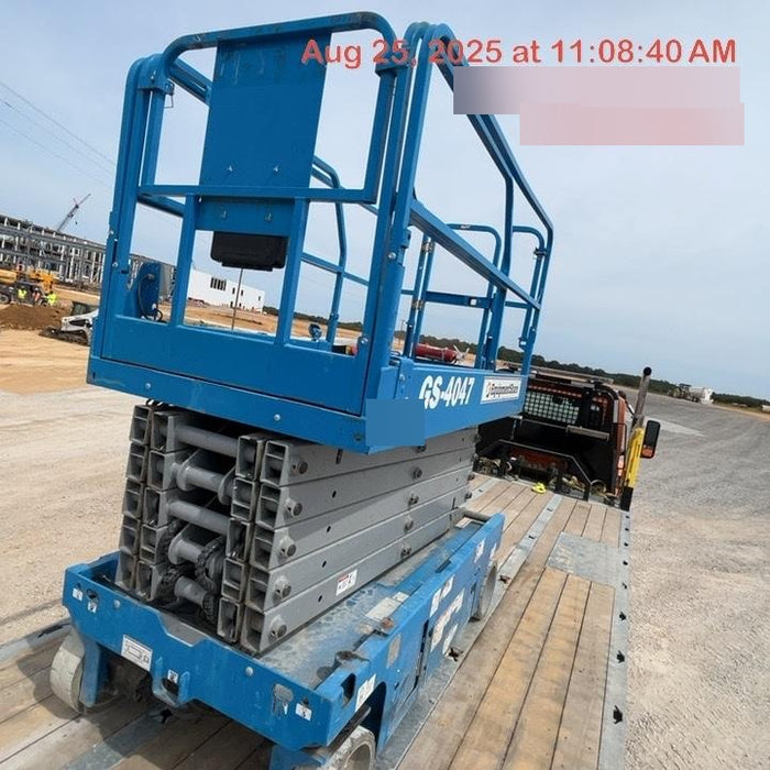 2019 Genie GS-4047 Folding rails with half height swing gate