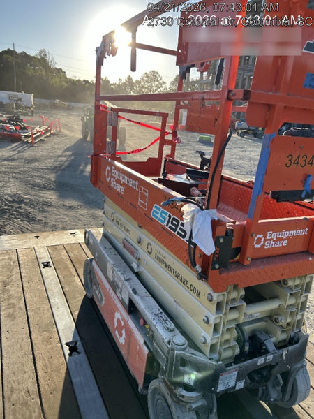 2023 JLG ES1932