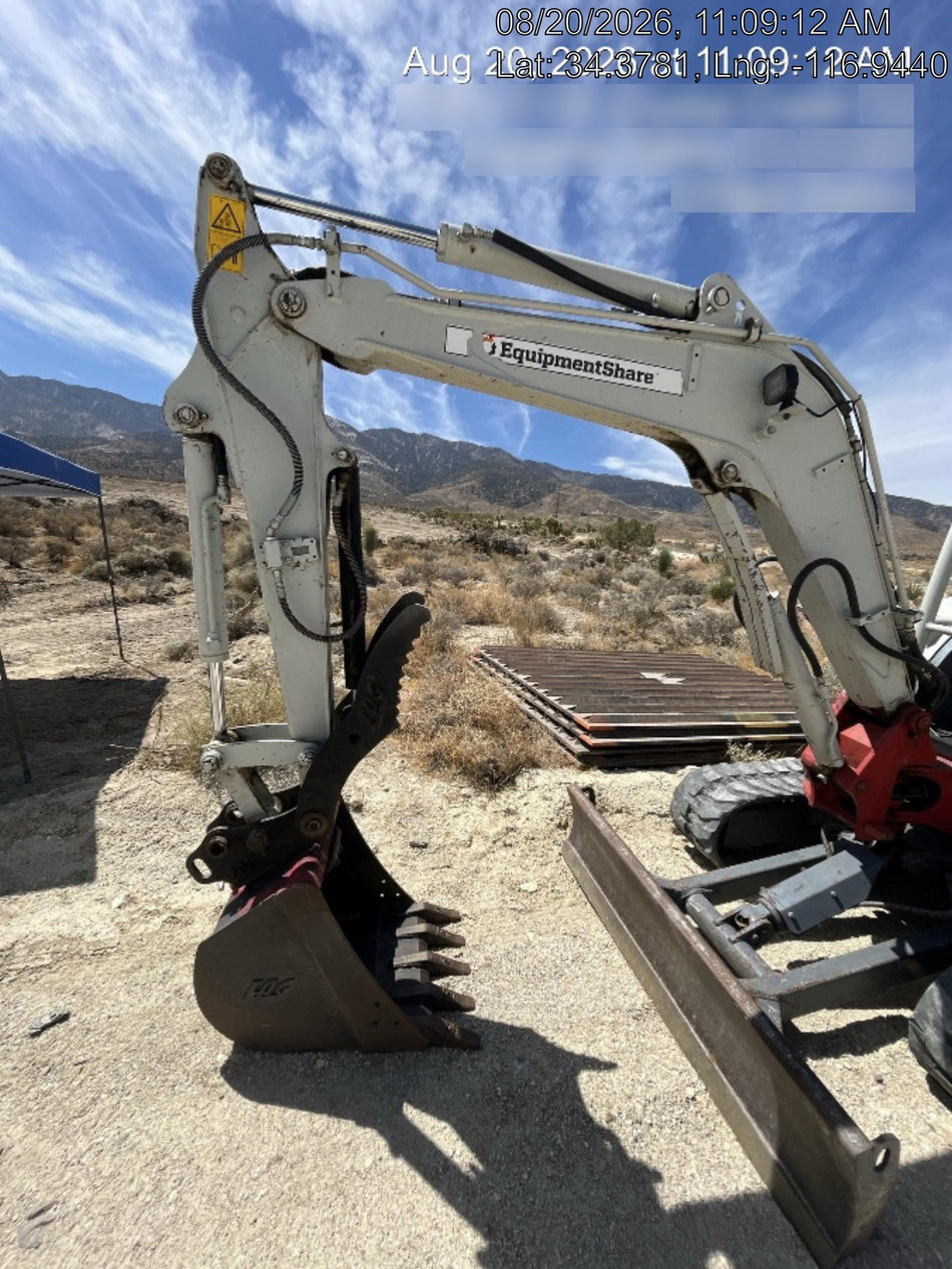 2022 TAKEUCHI TB235-2R