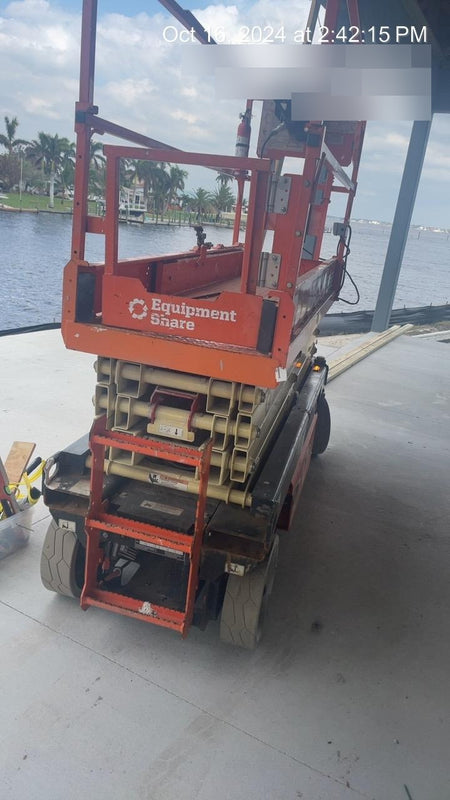 2022 JLG ES2632