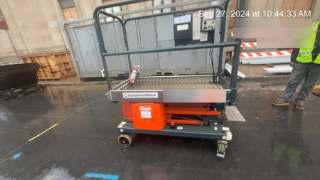 2021 JLG 1030P