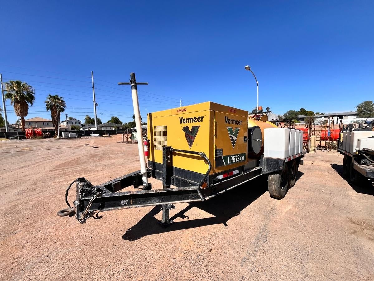 2020 Vac-Tron LP573XDT Tier 4 Kohler Diesel Engine, 500 Gallon Debris Tank w/ Hydraulic Tilt, two (2) 100 Gallon Water Tanks, Low Profile Torsion Axles (12,000 GVWR), Manual Jack Trailer