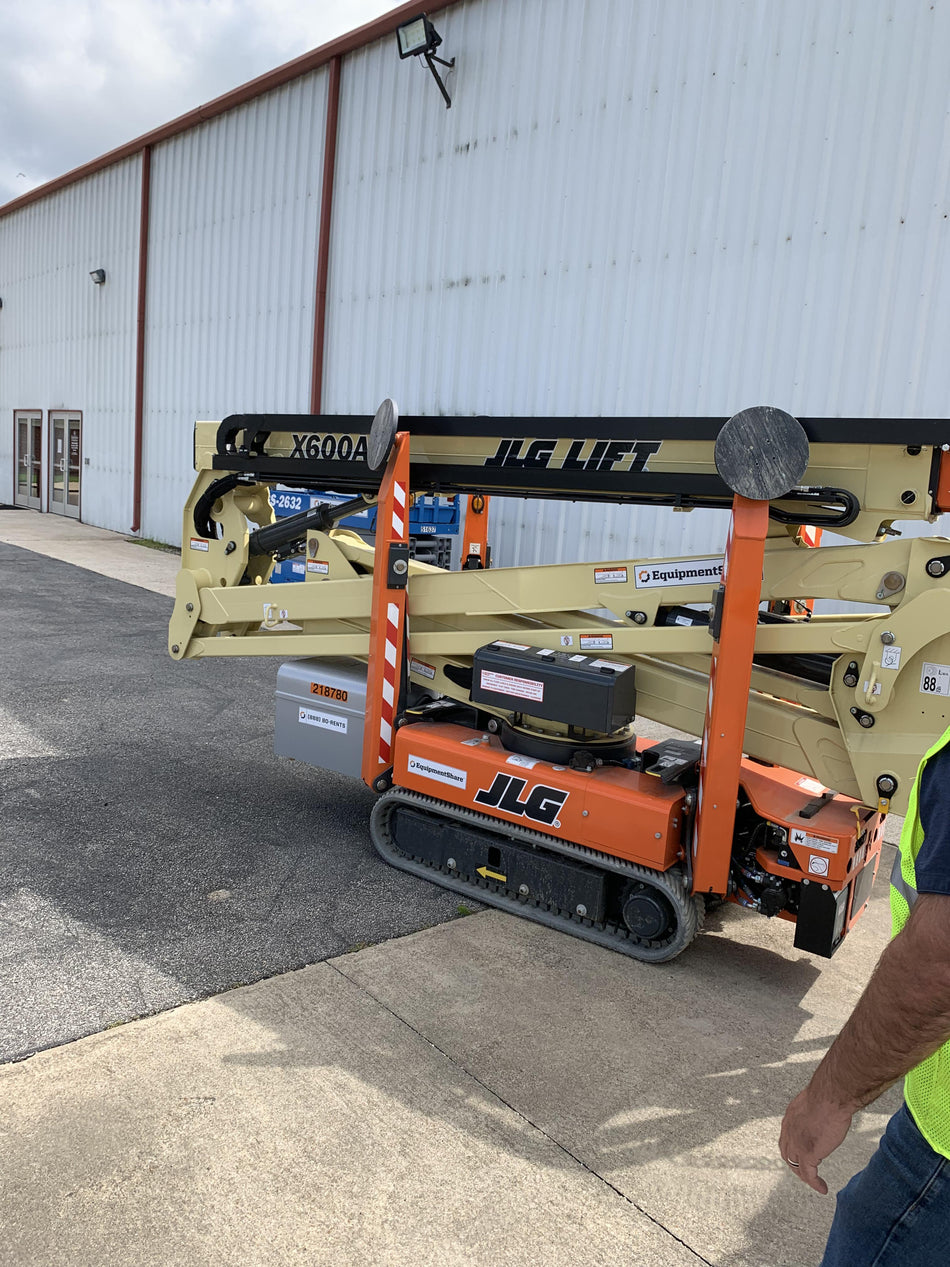2022 JLG X600AJ