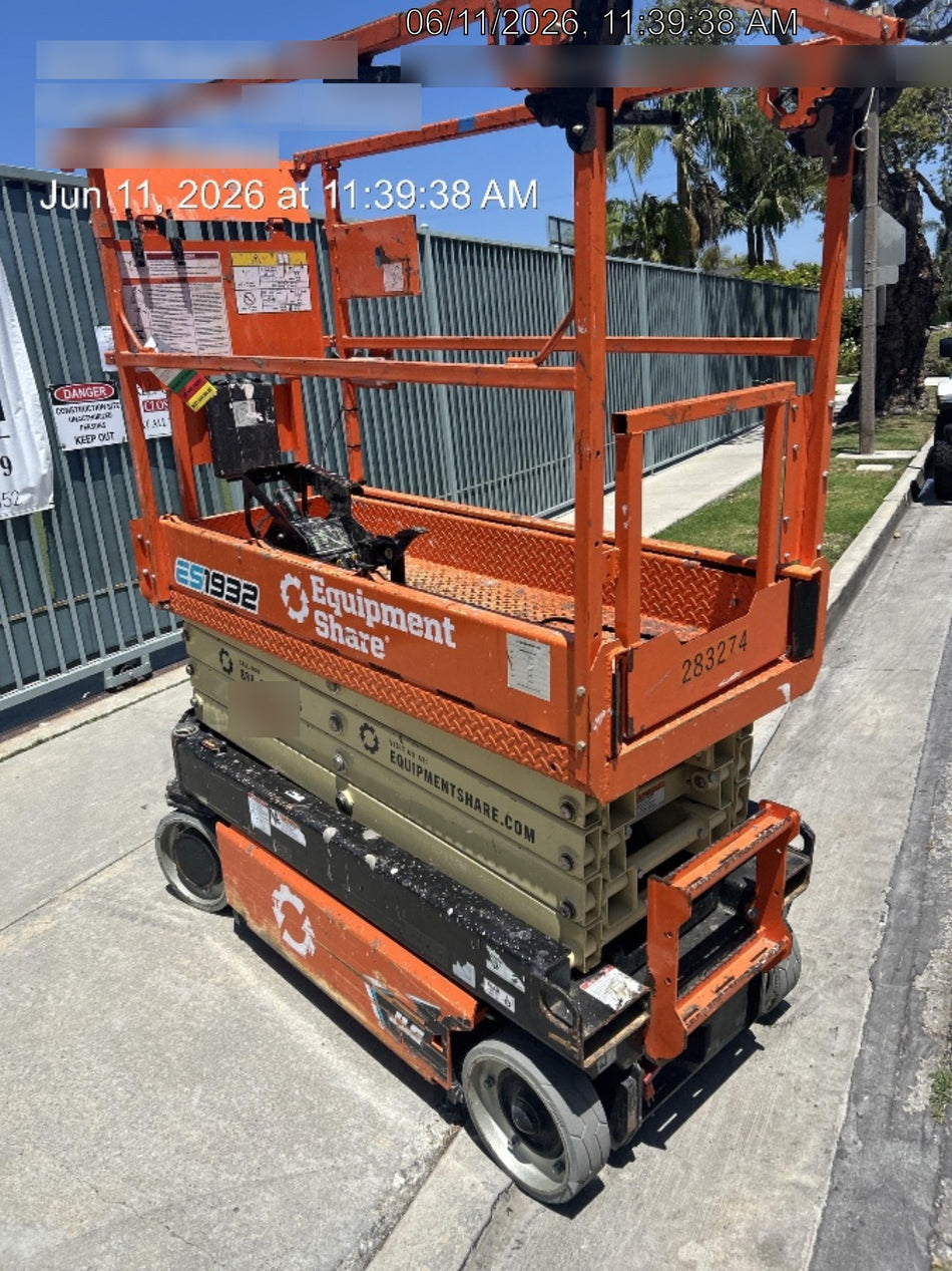 2022 JLG ES1932