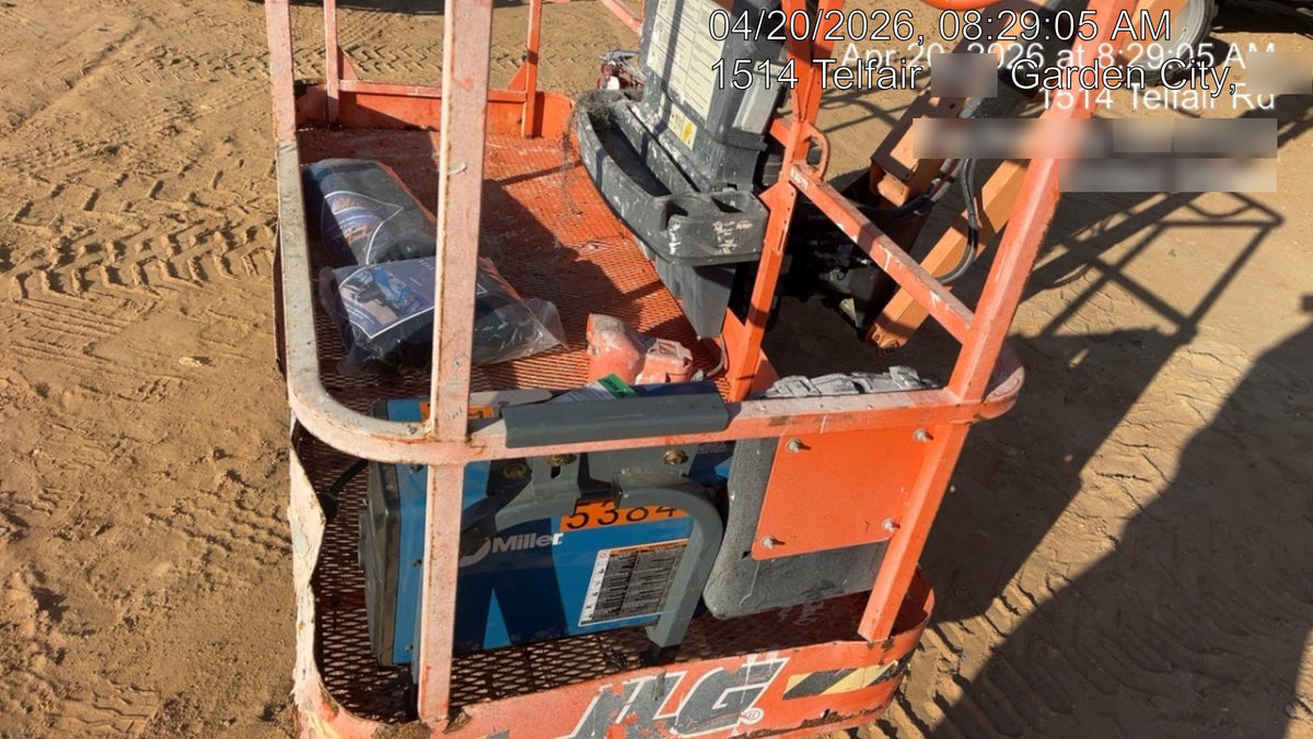2023 JLG 460SJ