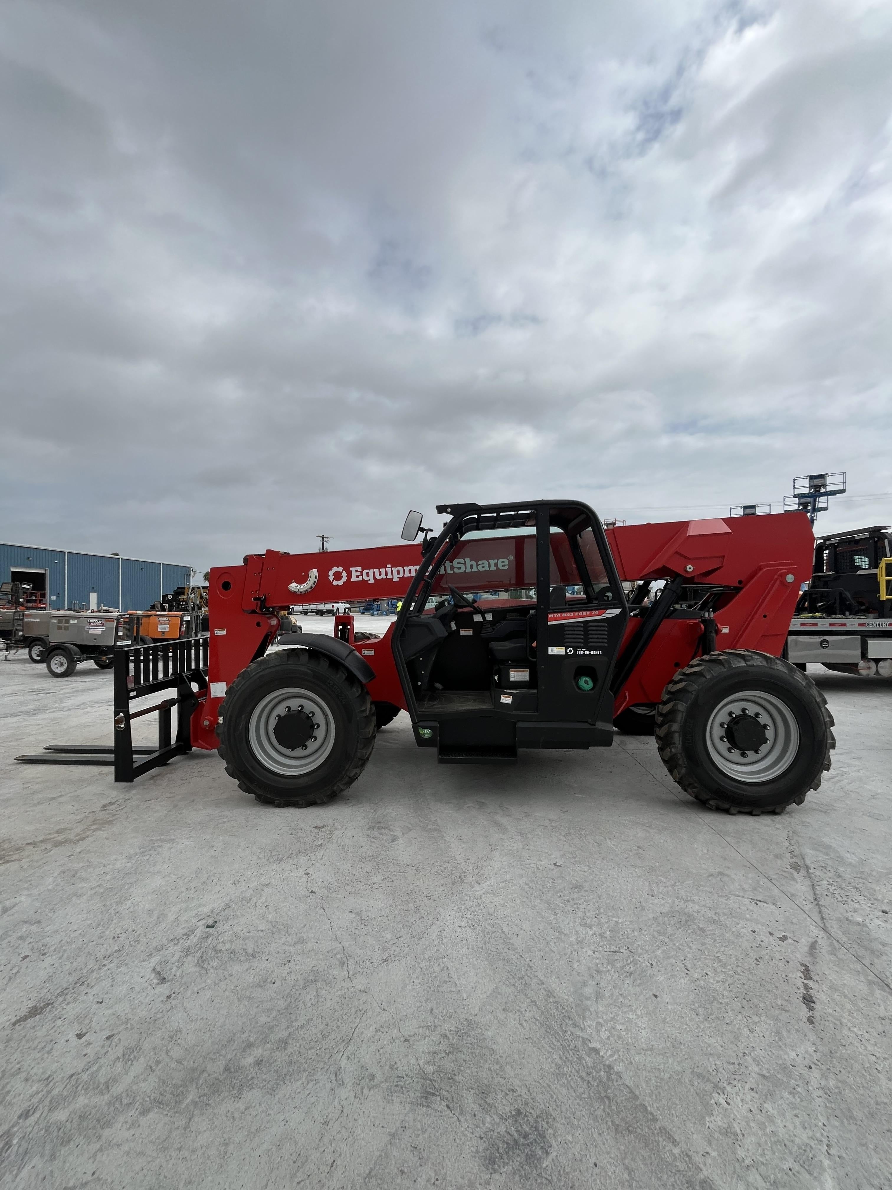 2025 MANITOU MTA842