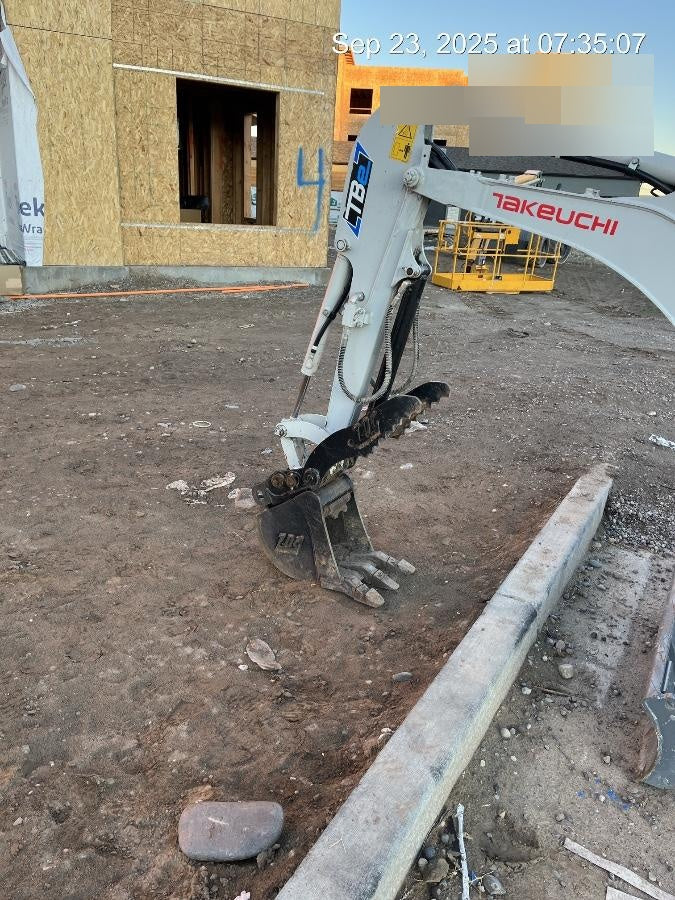2023 TAKEUCHI TB20e