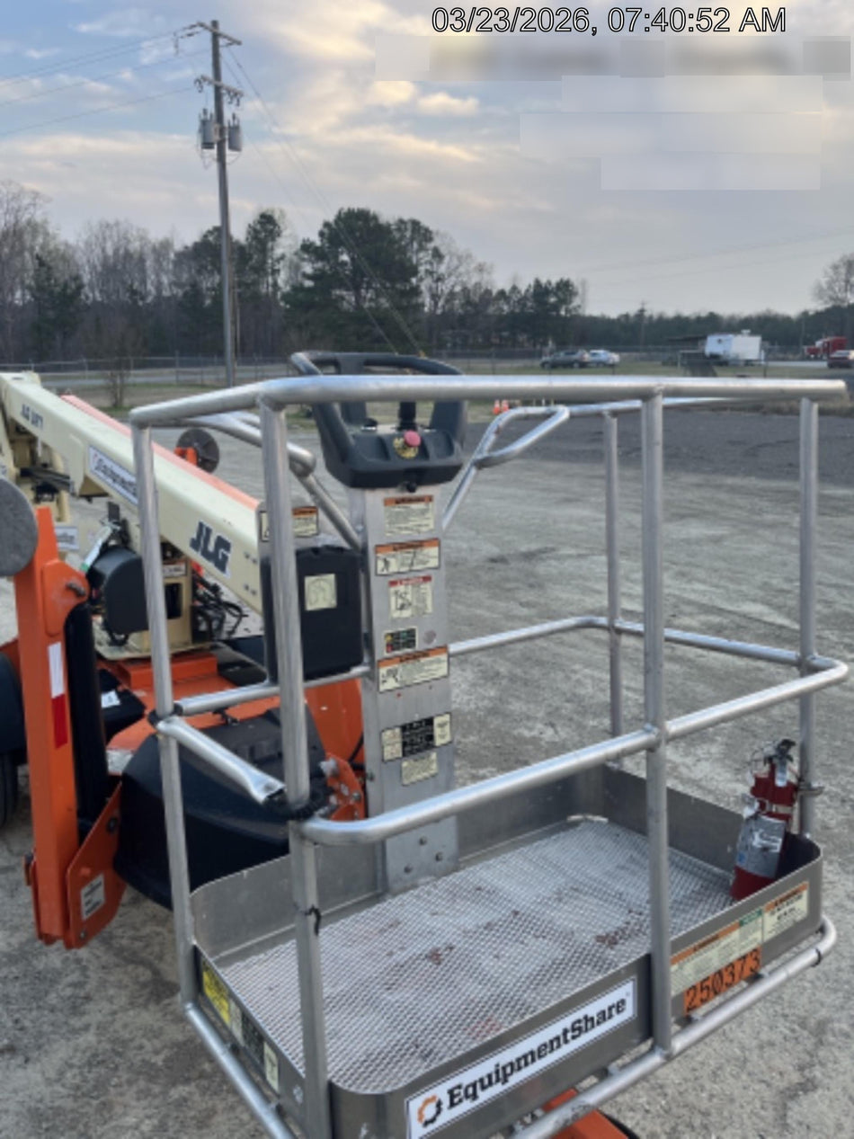 2022 JLG T350