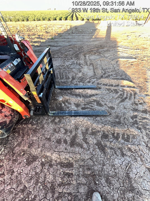 2025 ARROW MATERIAL HANDLING 60" Pallet Forks - Arrow