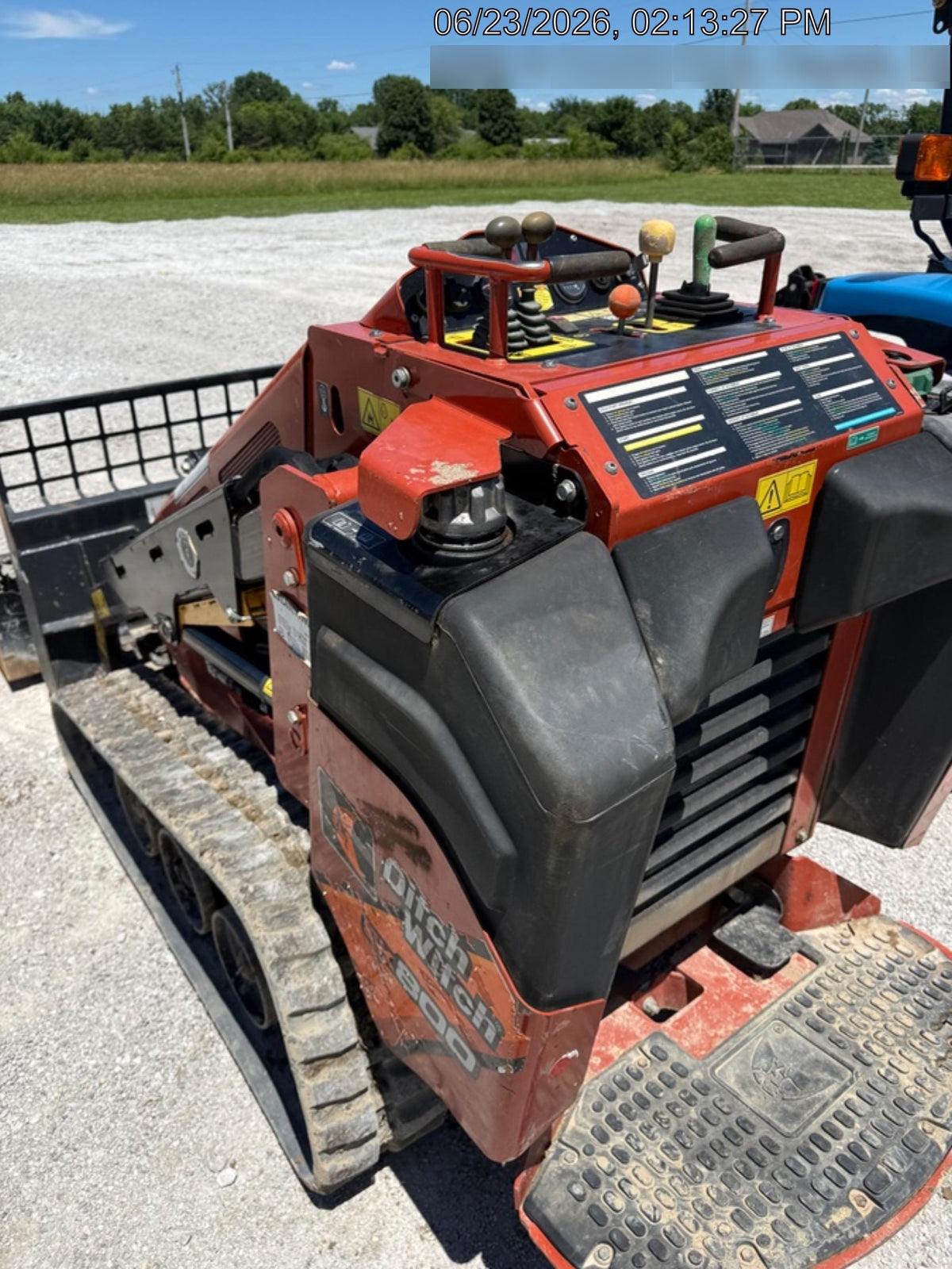 2020 DITCH WITCH SK800A