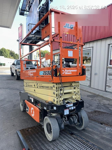 2023 JLG ES2632