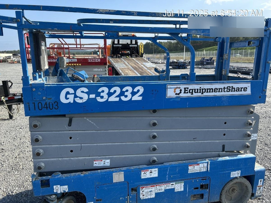 2020 Genie GS-3232 Standard, Folding half height swing gate