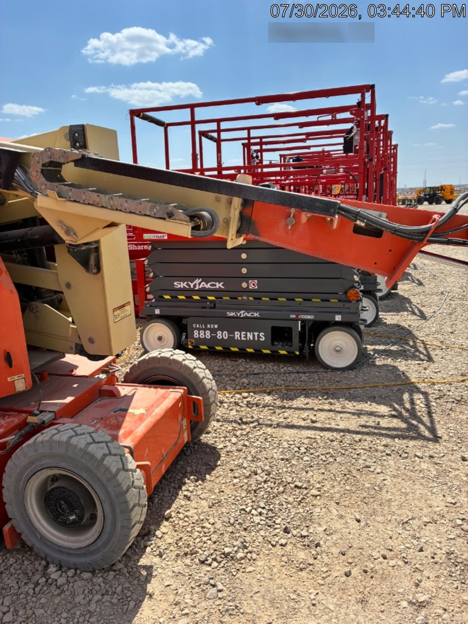 2019 JLG E300AJP