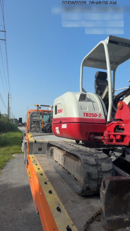 2023 TAKEUCHI TB250-2R