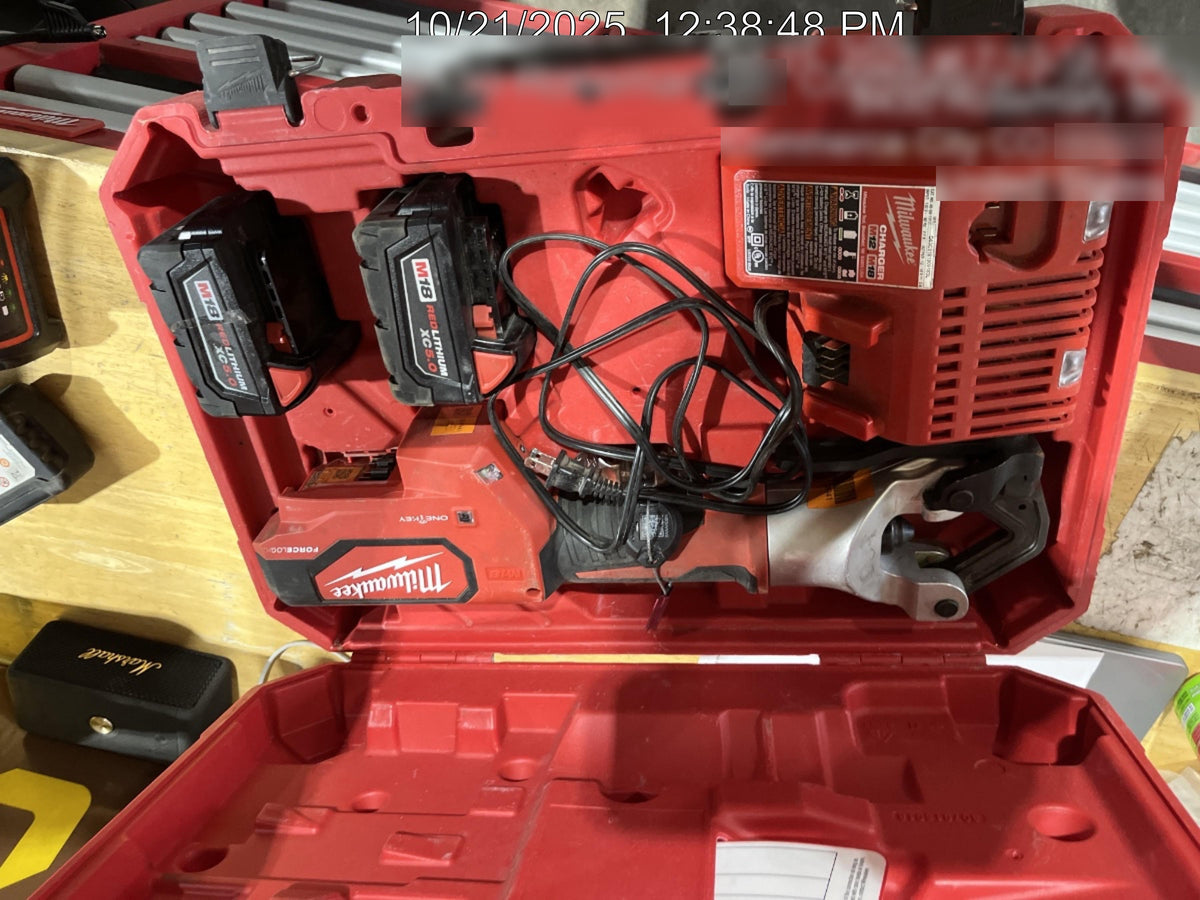 2021 MILWAUKEE 2877-22