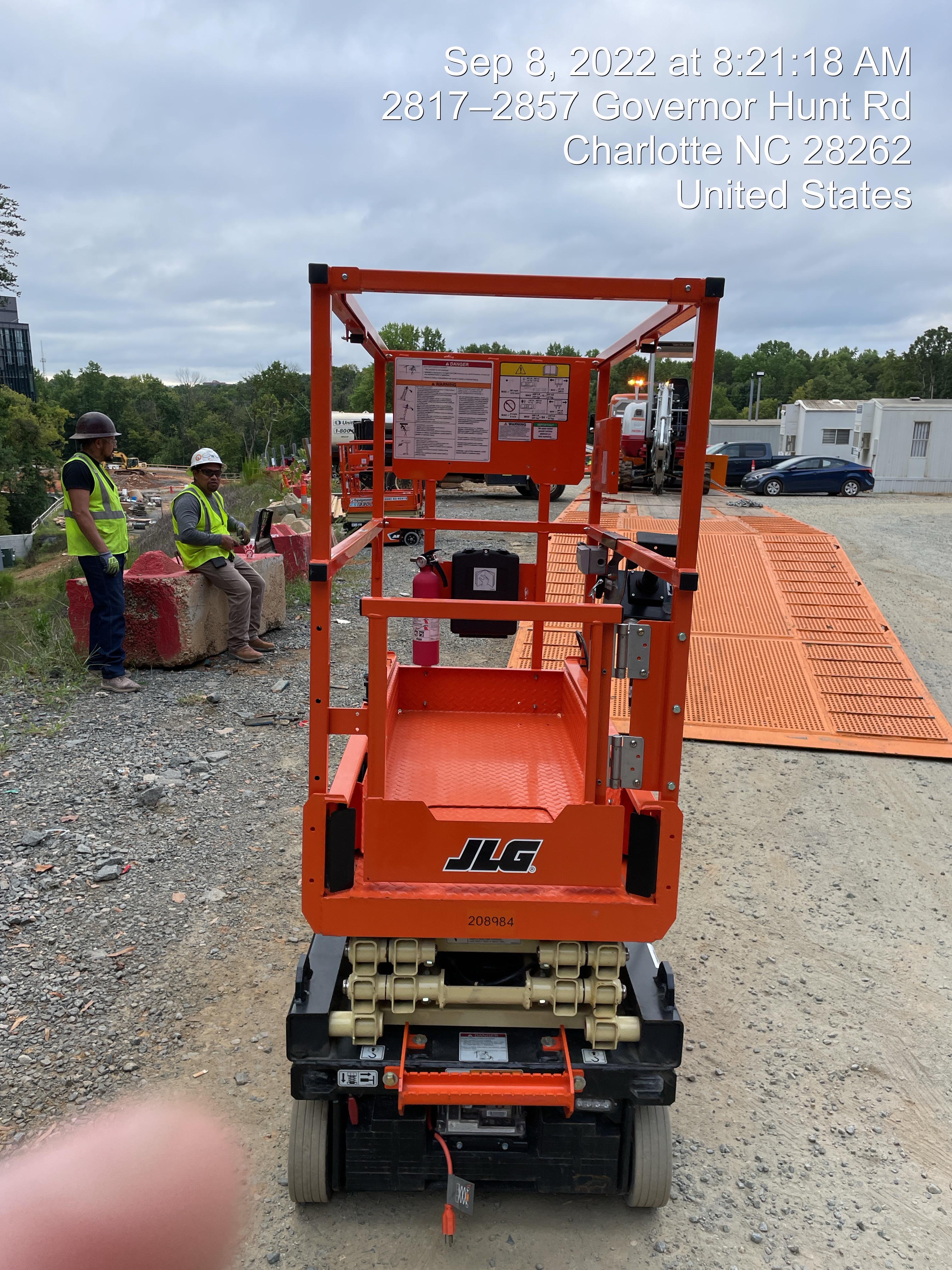 2022 JLG ES1330L