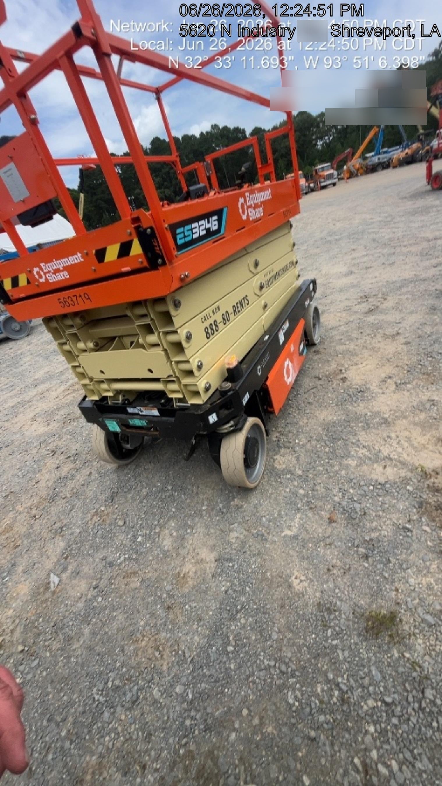 2025 JLG ES3246