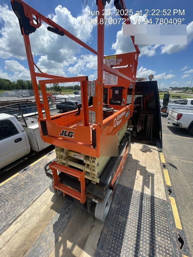 2023 JLG ES1932