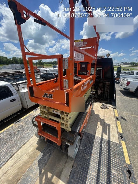 2023 JLG ES1932