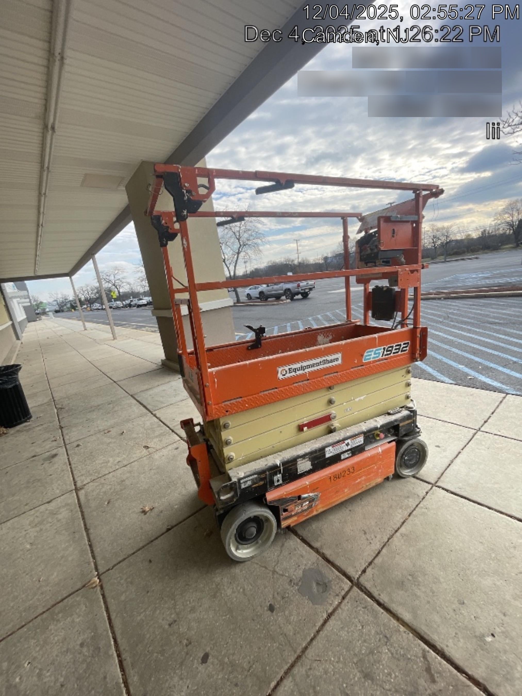 2021 JLG ES1932