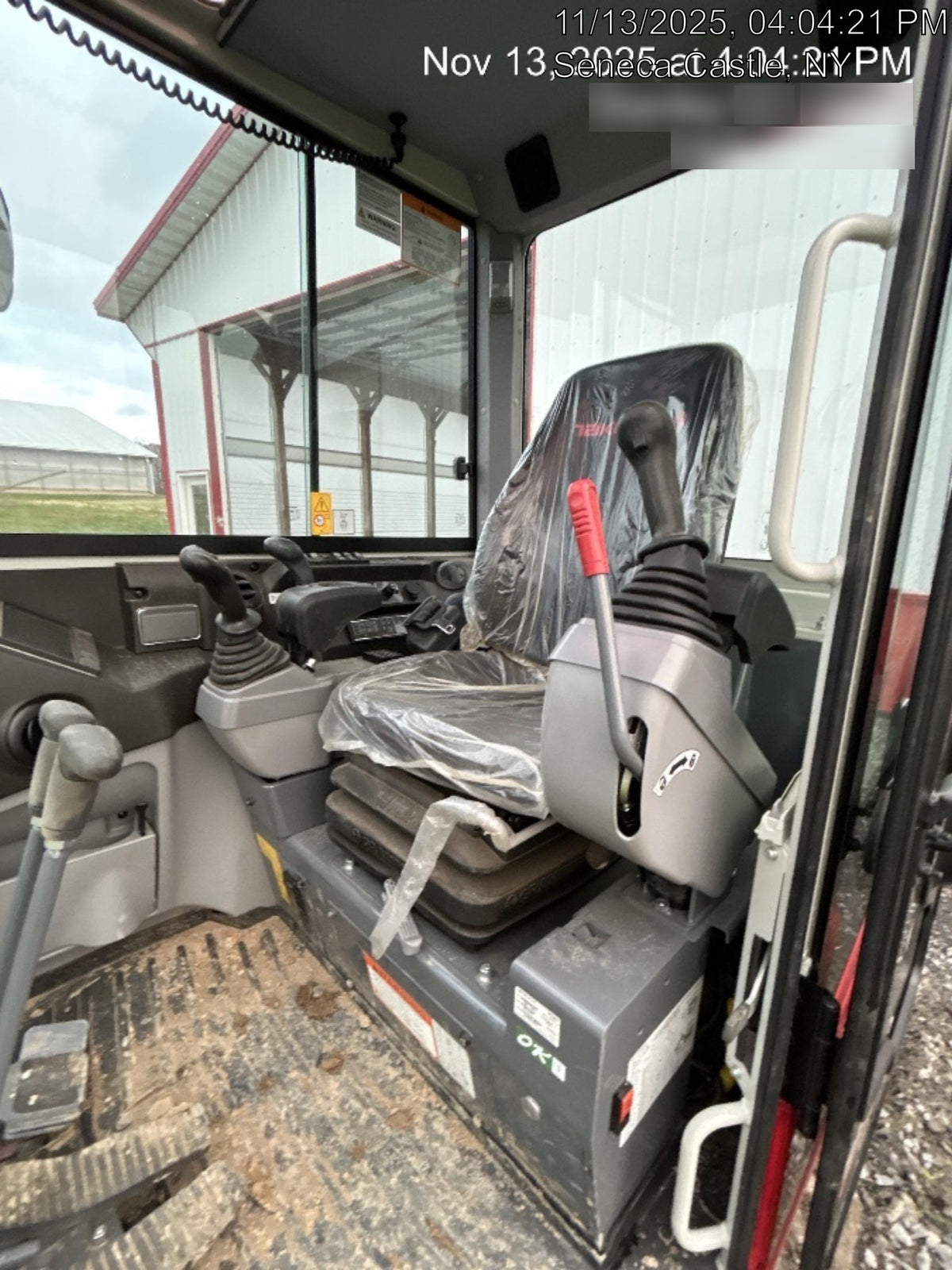 2025 TAKEUCHI TB235-2CR