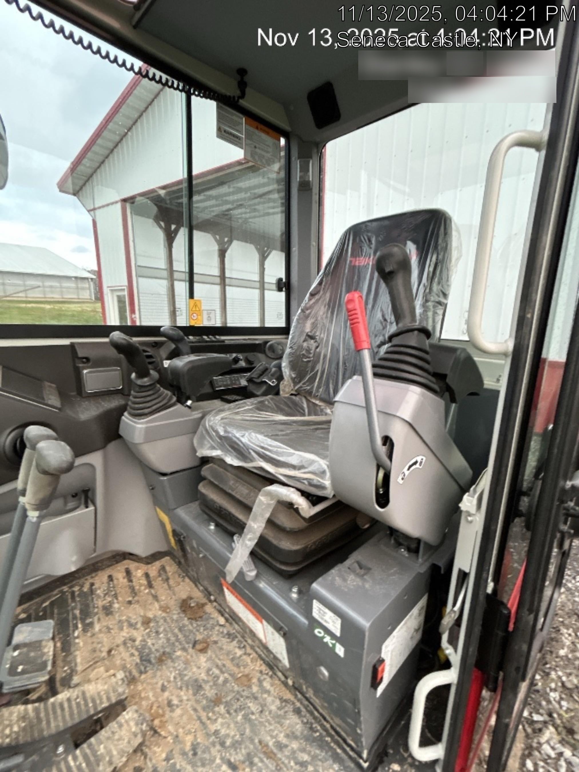2025 TAKEUCHI TB235-2CR
