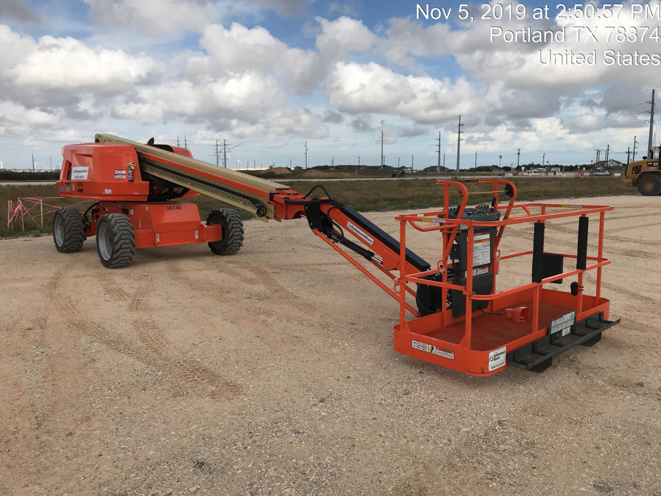2019 JLG 660SJ