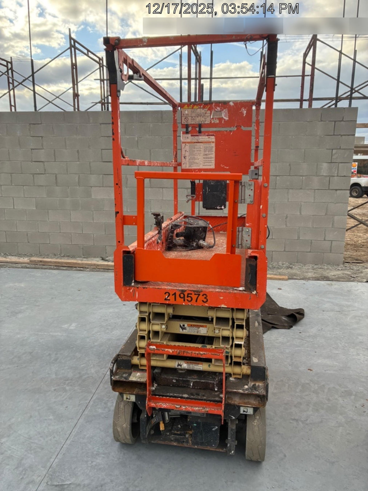 2022 JLG ES1932