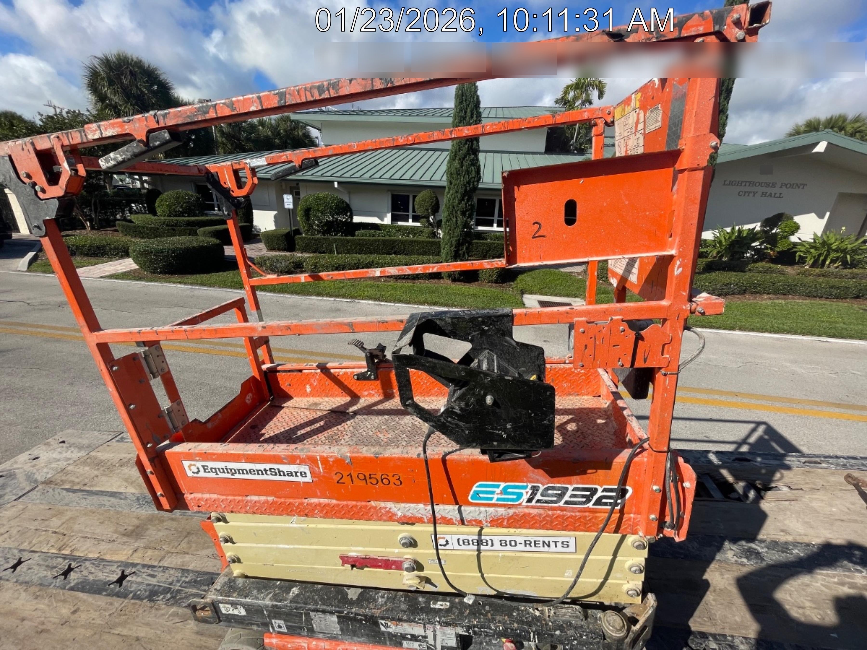 2022 JLG ES1932
