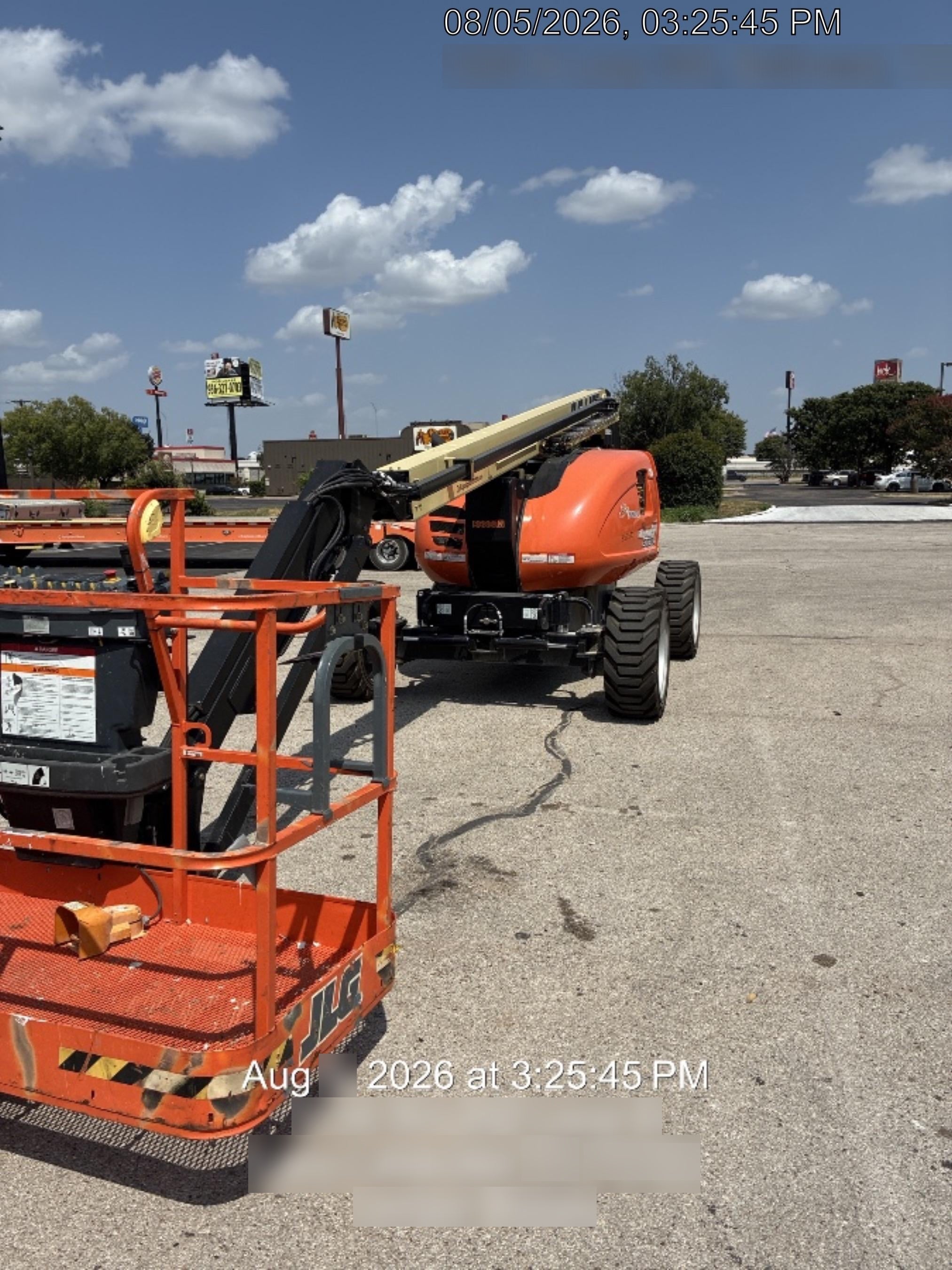 2025 JLG 600AJ