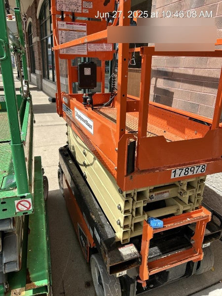 2021 JLG ES1932