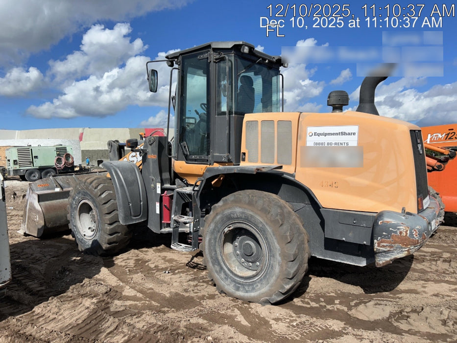 2018 Case 721G CLOSED CAB, 1 FUNCTION, JRB 416 STYLE HYD COUPLER