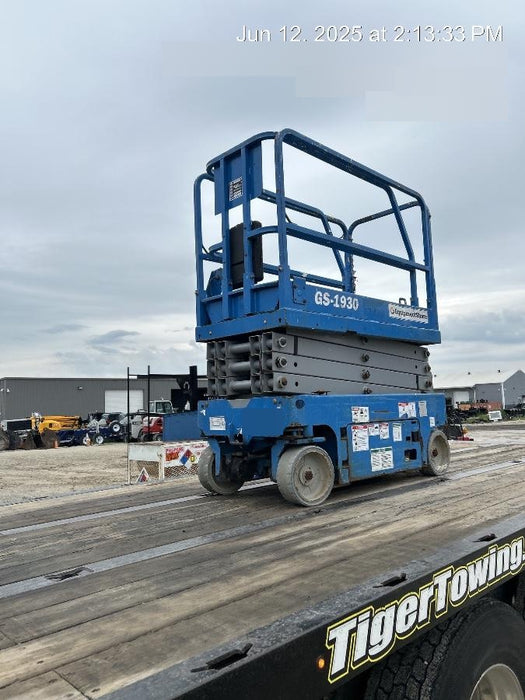 2019 Genie GS-1930 Fixed rails with chain Entry