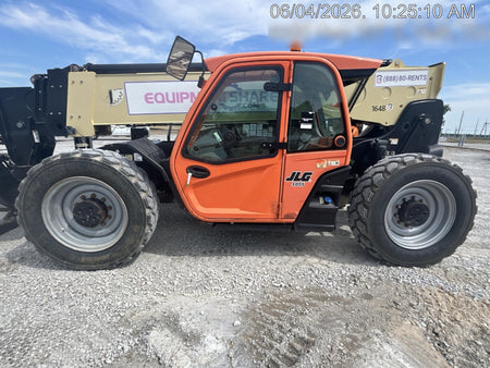 2016 JLG 1055
