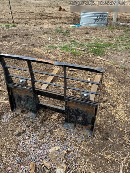 2022 ARROW MATERIAL HANDLING 60" Pallet Forks - Arrow