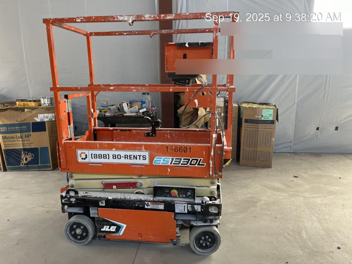 2021 JLG ES1330L