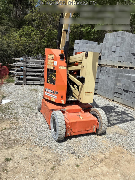 2019 JLG E300AJP