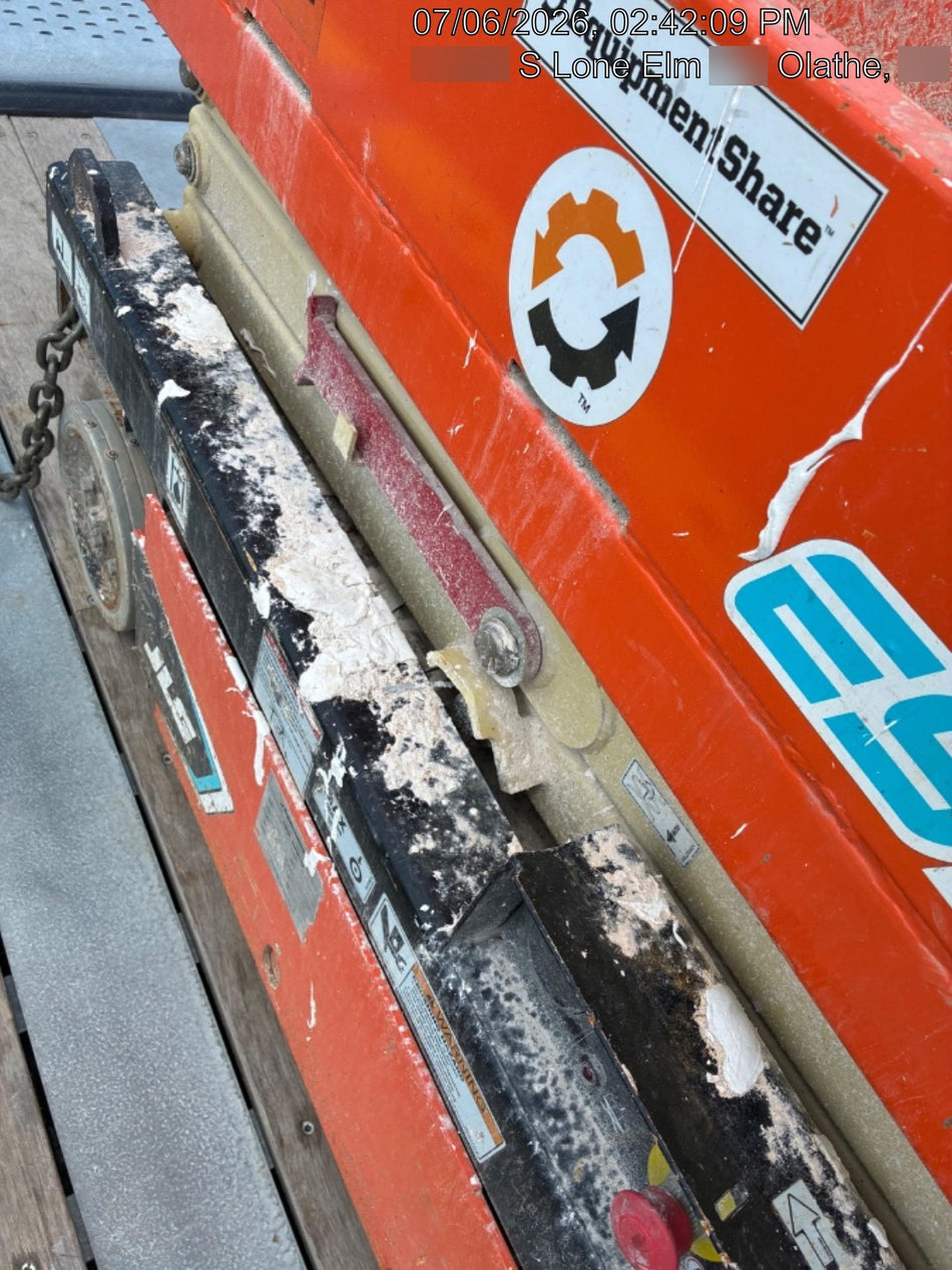 2022 JLG ES1330L